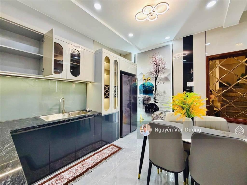 Hiếm có! nhà phố ngọc khánh, mới koong ở ngay, lô góc 2 thoáng, ngõ nông sát phố, sân xe, 40m2*5t