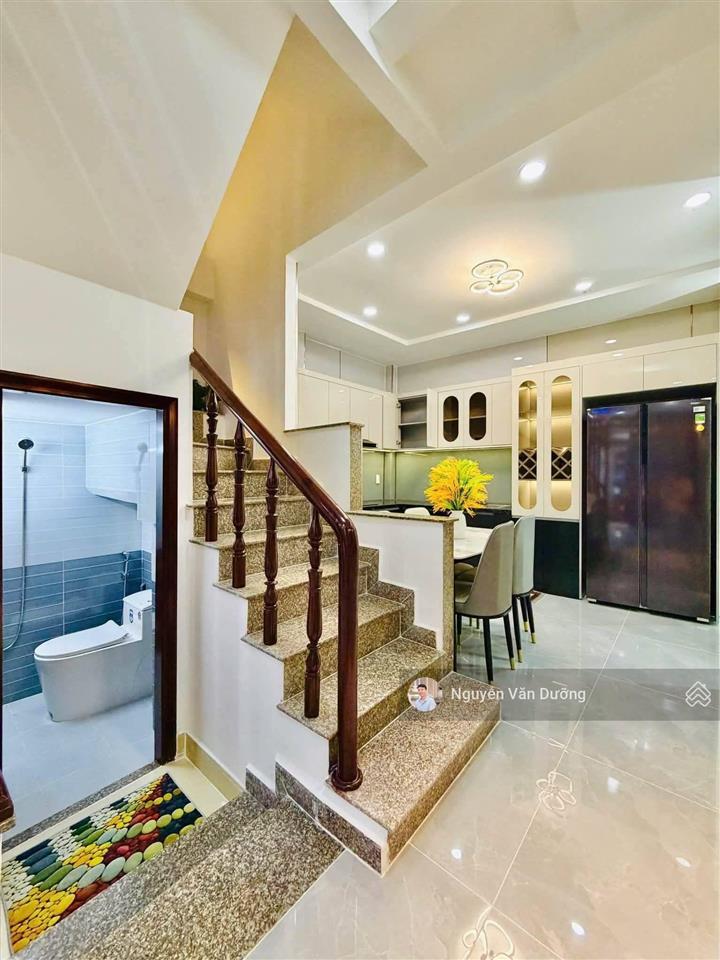 Hiếm có! nhà phố ngọc khánh, mới koong ở ngay, lô góc 2 thoáng, ngõ nông sát phố, sân xe, 40m2*5t