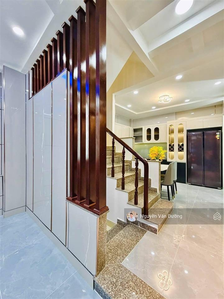 Hiếm có! nhà phố ngọc khánh, mới koong ở ngay, lô góc 2 thoáng, ngõ nông sát phố, sân xe, 40m2*5t