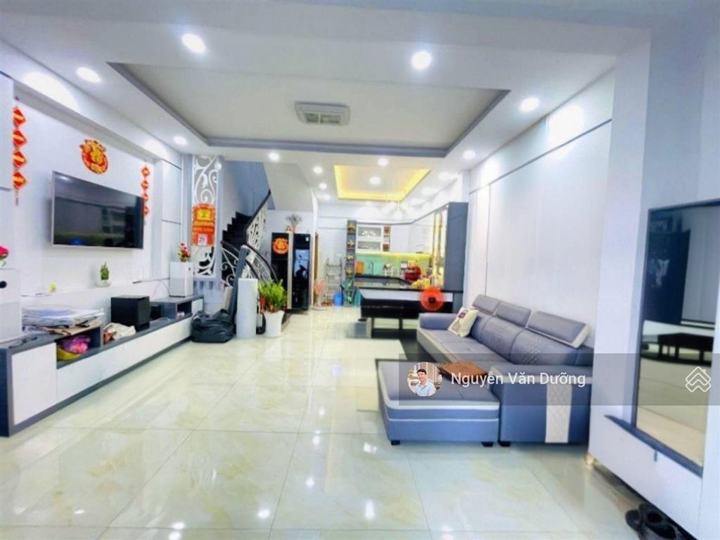 Nhỉnh 7 tỷ có nhà phố chùa láng, ngõ 3 gác thông, gần hồ, gần trường đại học, sân xe riêng, 38m2*5t