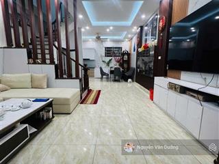 Hạ chào 1 tỷ! phố la thành, 40m ra ô tô, ngõ thông ở/cho thuê, nhà dân xây ở luôn, full nt, 42m2*5t