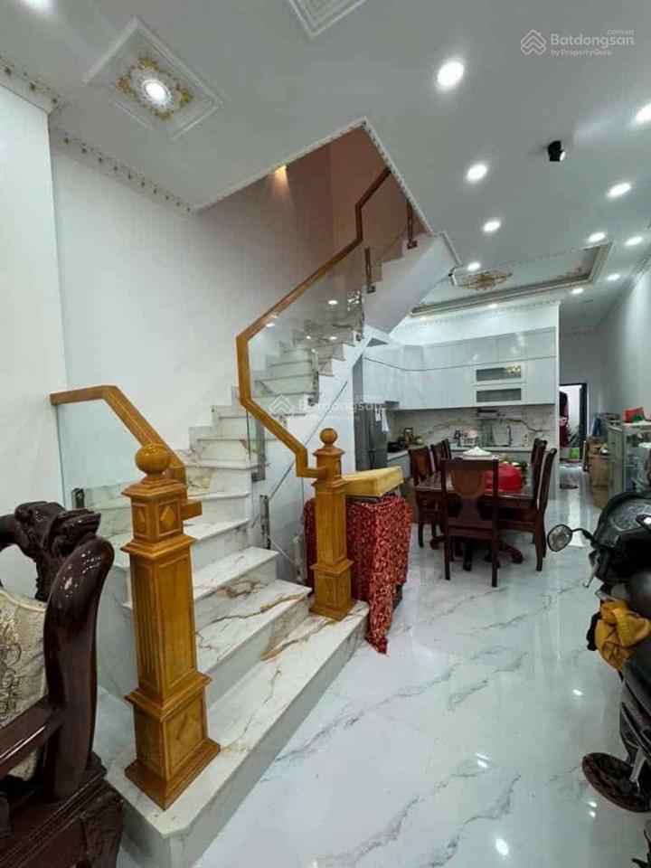 Cực hiếm! phố nguyên hồng, 30m ra ô tô, ngõ rộng thông, sát phố, dân xây chắc chắn, 40m2 * 5t