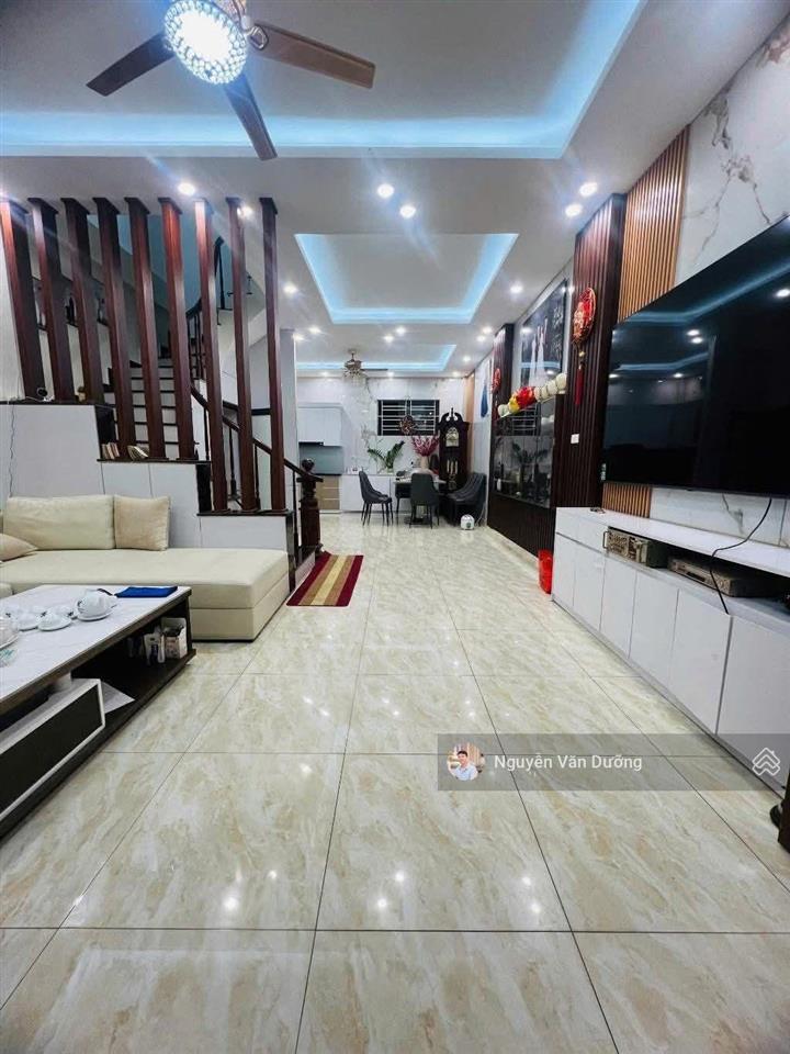 Rẻ bất chấp! lô góc phố đặng văn ngữ, ngõ 3 gác thông, 1p ra phố, gần hồ, sân xe riêng, 39m2*5t