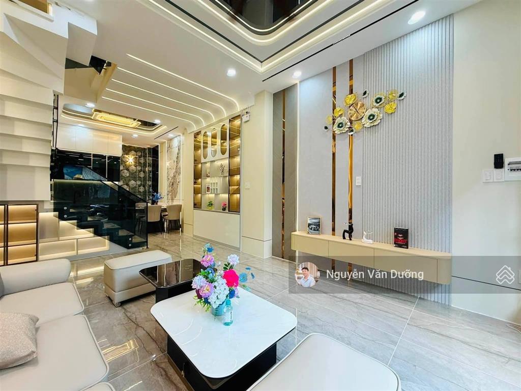 Phải thật nhanh! lô góc phố thái thịnh, ngõ nông, ô tô đỗ cổng, dân xây, ko quy hoạch 42m2 * 5t