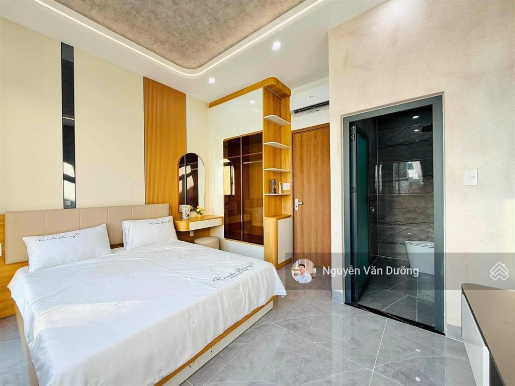 Phải thật nhanh! lô góc phố thái thịnh, ngõ nông, ô tô đỗ cổng, dân xây, ko quy hoạch 42m2 * 5t