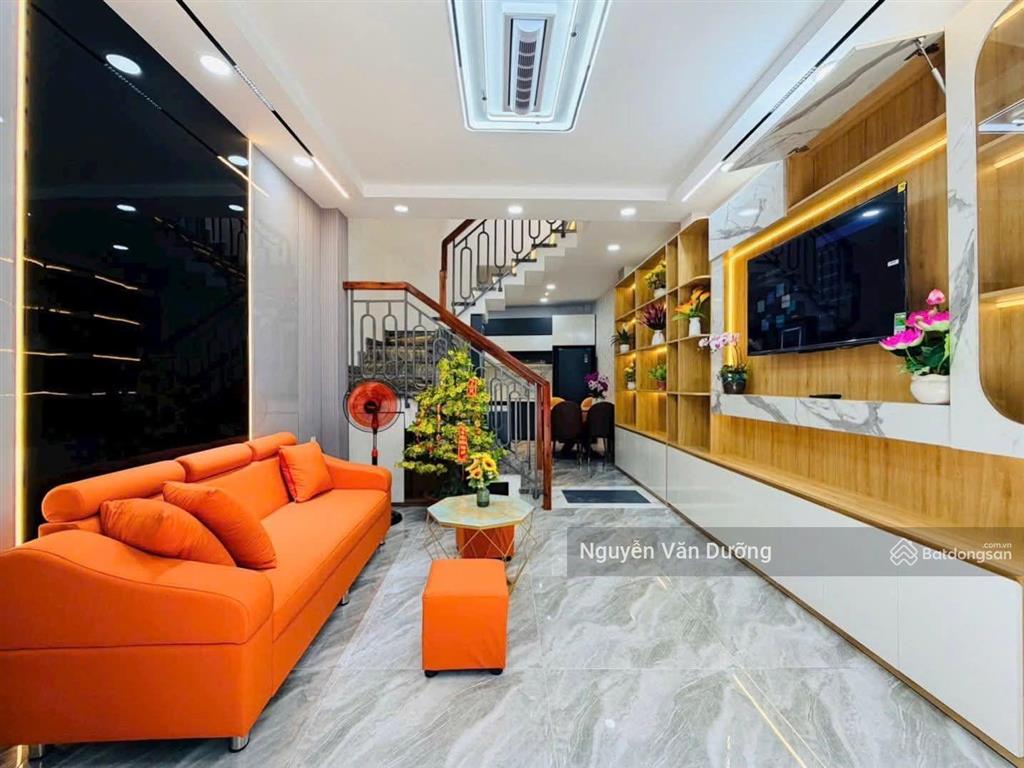 Siêu phẩm nhà phố láng hạ, ngõ thông gần phố, cách ô tô 38m, dt 40m2*5t, pháp lý sạch,giá nhỉnh 7tỷ