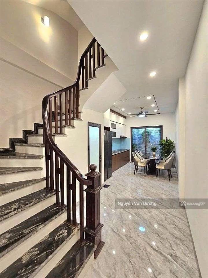 Hiếm có nhà vũ ngọc phan ngõ ba gác tránh, gần phố, ôtô cách 40m, dân xây, giá mềm bất ngờ, 38m2*5t