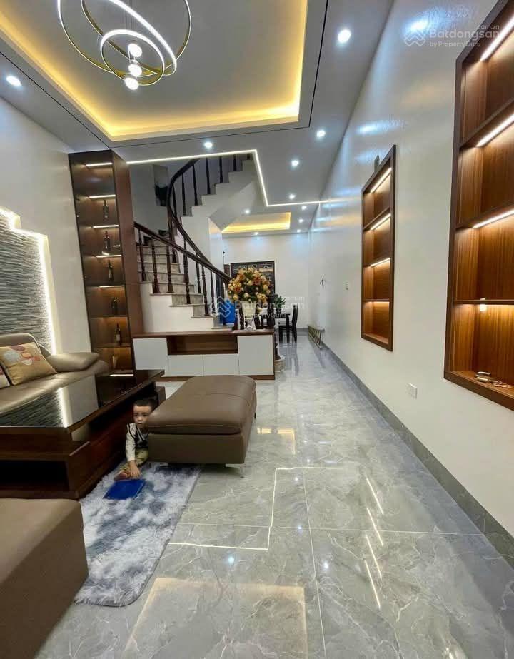 Nhà đẹp phố giảng võ, lô góc 2 thoáng, dân xây ở ngay, ngõ nông thoáng, gần ô tô, dt 40m2 * 5 tầng