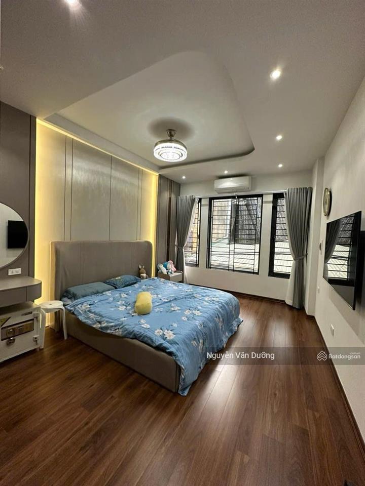Phân lô! phố hoàng cầu, ngõ 3m thông, 35m ô tô, trước nhà thoáng sáng, dân xây, 40m2*5t, nhỉnh 8 tỷ