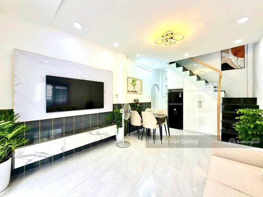 Bán gấp! phố cát linh giáp hào nam, 2 thoáng, ngõ thông kinh doanh, sân để xe, sổ đẹp, 39m2 * 5t