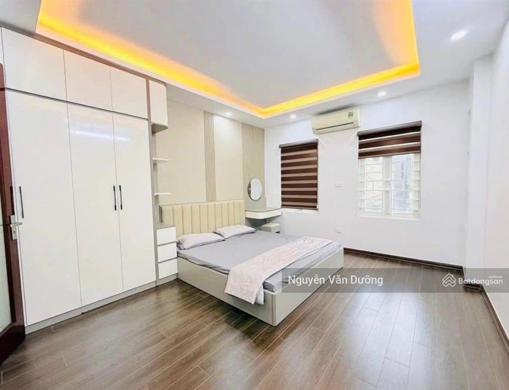 Bán gấp! phố cát linh giáp hào nam, 2 thoáng, ngõ thông kinh doanh, sân để xe, sổ đẹp, 39m2 * 5t