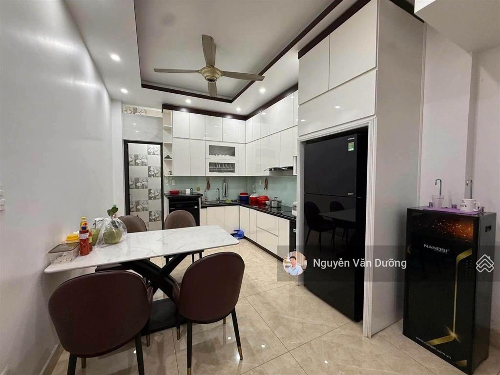 Rẻ bất ngờ! lô góc đặng văn ngữ, nhà đẹp ở ngay, vài bước ra phố, gần hồ, sân xe riêng, 39m2*5t