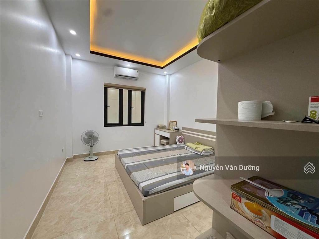 Rẻ bất ngờ! lô góc đặng văn ngữ, nhà đẹp ở ngay, vài bước ra phố, gần hồ, sân xe riêng, 39m2*5t