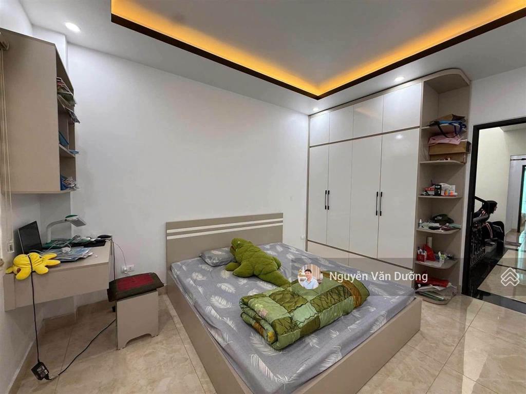 Rẻ bất ngờ! lô góc đặng văn ngữ, nhà đẹp ở ngay, vài bước ra phố, gần hồ, sân xe riêng, 39m2*5t