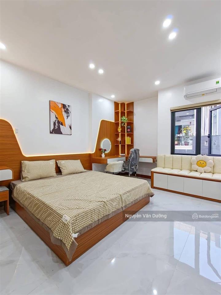 Bán nhà riêng phố trần hữu tước, 20m ra phố, ô tô đỗ, ngõ 3 gác thông, nhà mới, 2 thoáng, dt 40m*5t