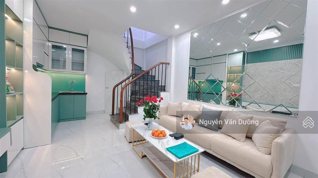 Giá hời! phố lương định của, ngõ 3 gác thông, sát phố, ô tô 30m, sân xe riêng, 39m2 * 5t