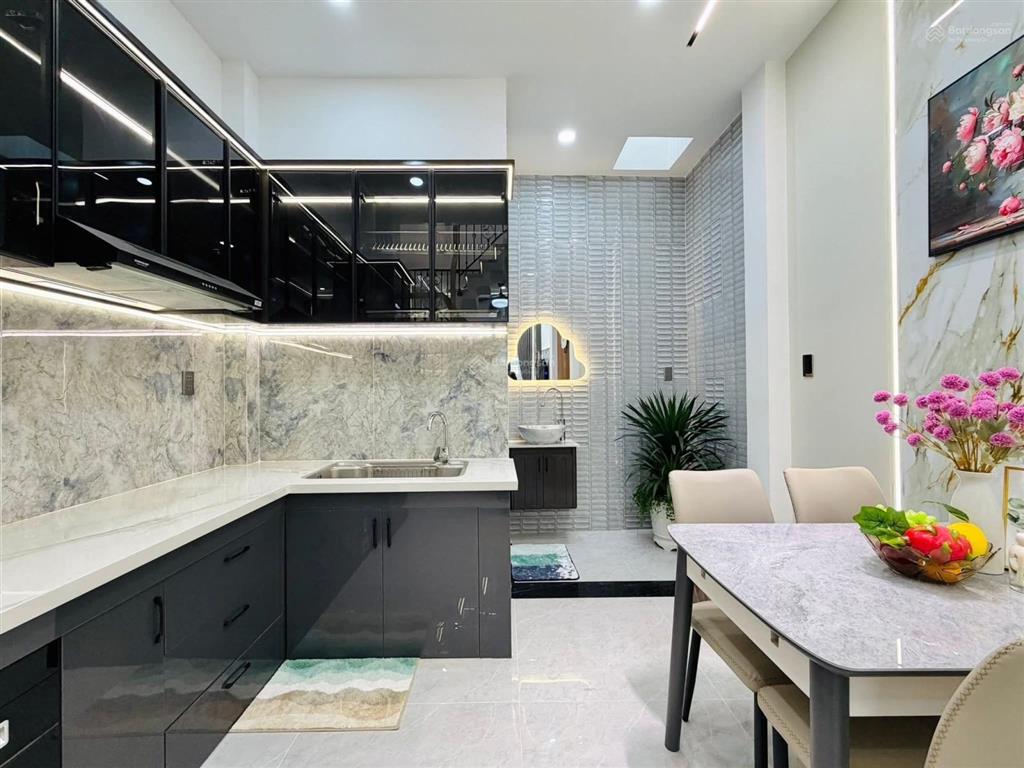 Giảm sốc! phố chùa bộc, ngõ thông kinh doanh, lô góc, gần phố, dân xây, sân xe riêng, 42m2*5t