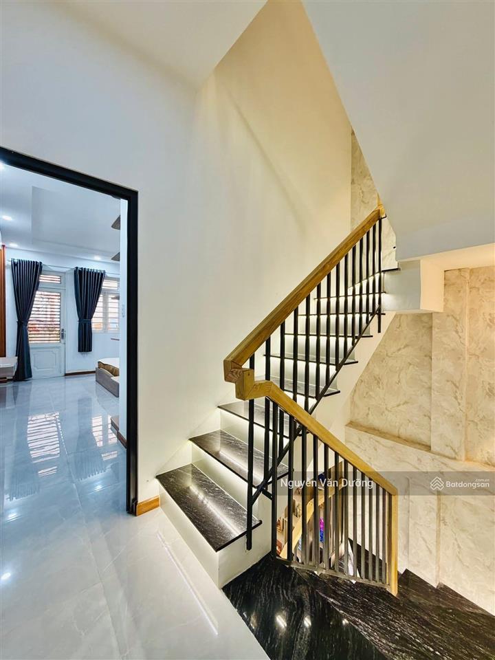 Ngon rẻ phải nhanh! phố vip hào nam, ở ngay, ngõ thông 30m ra phố, sân xe, ko quy hoạch, 40m2*5t