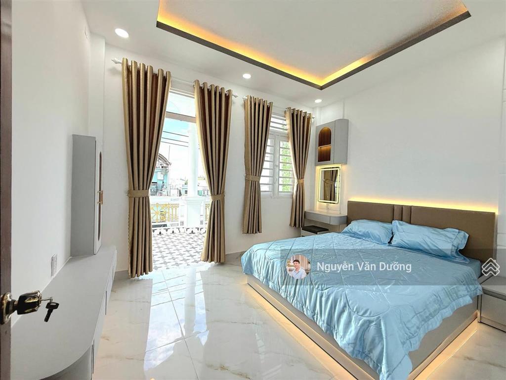 Quá đỉnh! phố nguyễn ngọc vũ, 2 thoáng ở ngay, ô tô đỗ 5m, sát mặt phố, sân xe riêng, 42m2*6t