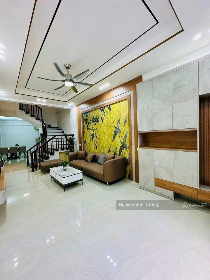 Bán gấp! phố thái hà, dân xây chắc chắn, ngõ thông, 30m ra phố, ba gác đỗ, ở luôn, sân xe,42m2 * 5t