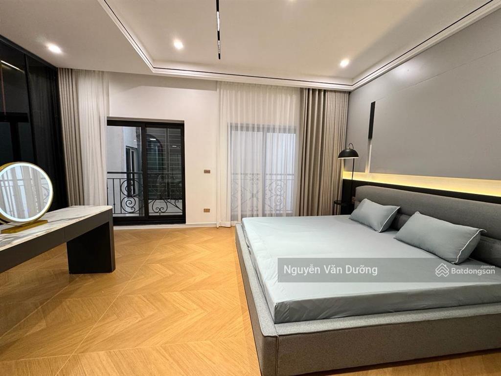 Bán gấp! phố ngọc khánh, khách phải nhanh, ngõ đẹp full nội thất, không qh, sân xe, 41m2*5t
