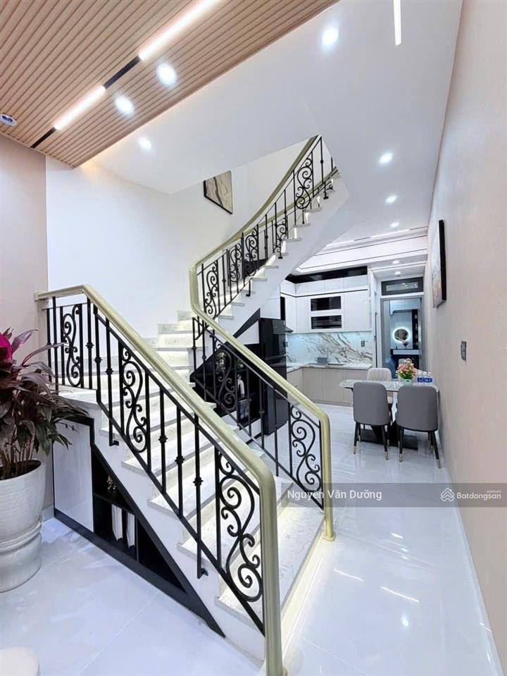 Bán gấp! phố ngọc khánh, khách phải nhanh, ngõ đẹp full nội thất, không qh, sân xe, 41m2*5t
