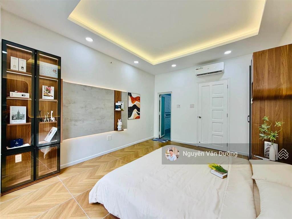 Cực phẩm! phố yên lãng, lô 2 thoáng, gần phố, ngõ thông tứ phía, ô tô đỗ cổng, sân xe riêng 43m2*5t