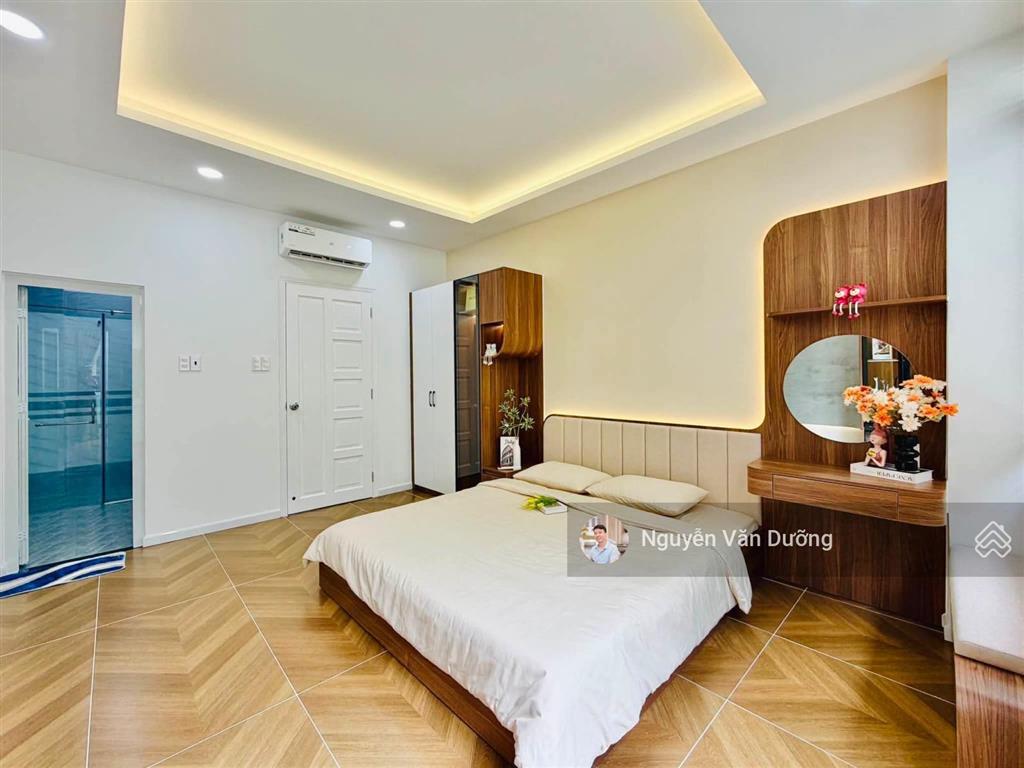 Cực phẩm! phố yên lãng, lô 2 thoáng, gần phố, ngõ thông tứ phía, ô tô đỗ cổng, sân xe riêng 43m2*5t