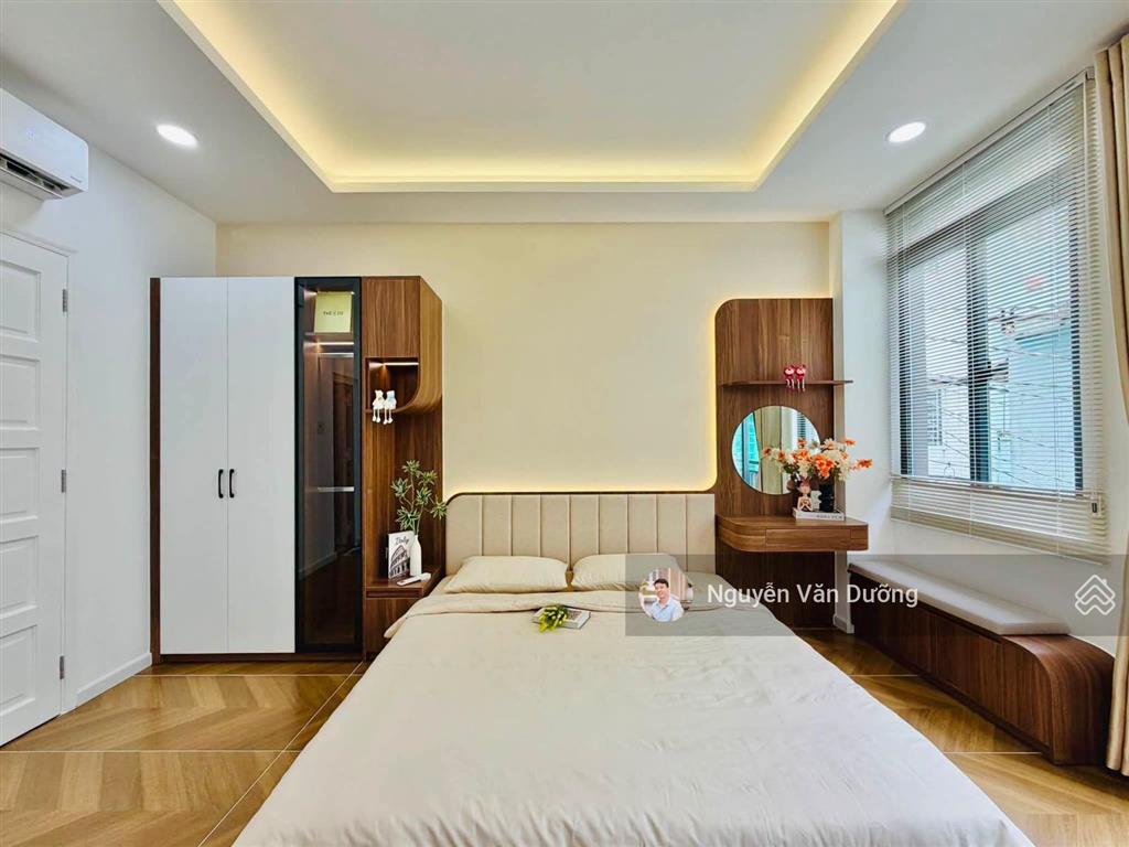 Cực phẩm! phố yên lãng, lô 2 thoáng, gần phố, ngõ thông tứ phía, ô tô đỗ cổng, sân xe riêng 43m2*5t