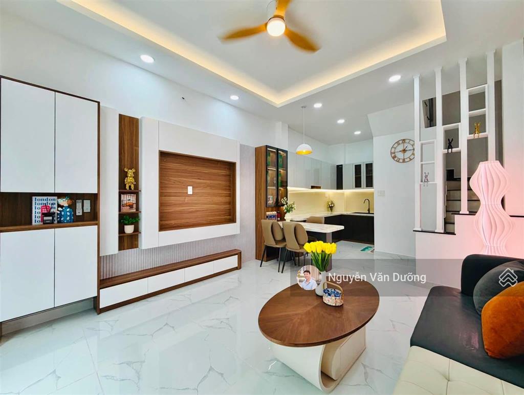 Cực phẩm! phố yên lãng, lô 2 thoáng, gần phố, ngõ thông tứ phía, ô tô đỗ cổng, sân xe riêng 43m2*5t
