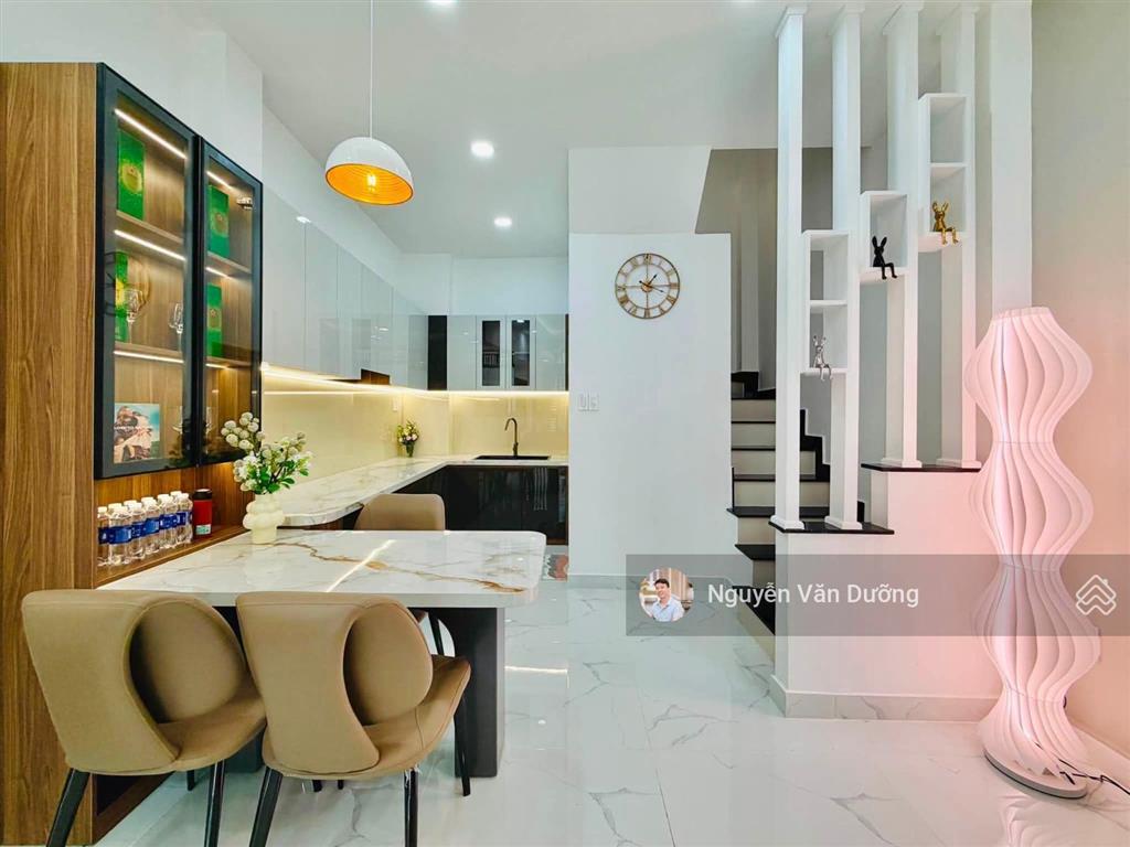 Cực phẩm! phố yên lãng, lô 2 thoáng, gần phố, ngõ thông tứ phía, ô tô đỗ cổng, sân xe riêng 43m2*5t