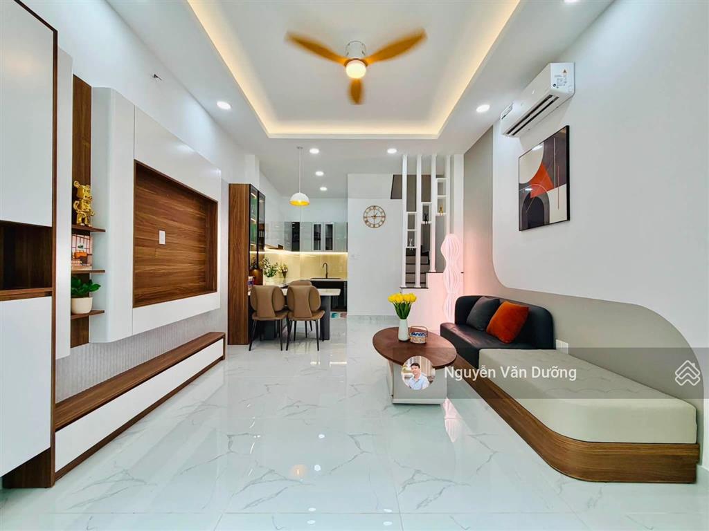 Cực phẩm! phố yên lãng, lô 2 thoáng, gần phố, ngõ thông tứ phía, ô tô đỗ cổng, sân xe riêng 43m2*5t