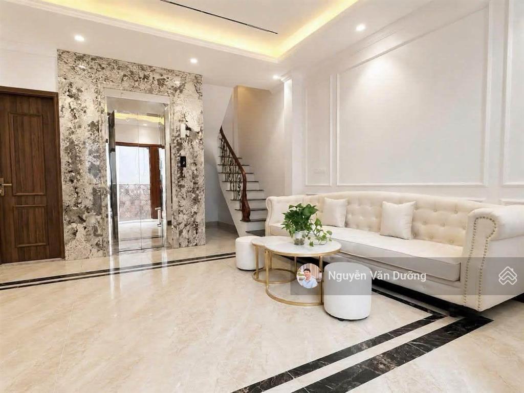Chất quá! nhà riêng đặng tiến đông, thang máy, kinh doanh, ô tô sát nhà, sân xe riêng, 38m2 * 6t