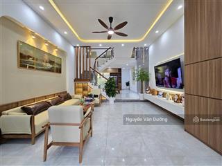 Giảm sốc! phố hào nam, nhà dân xây ở luôn, 3 gác tránh, 35m ra ô tô, 40m2 x 5t, nhỉnh 7 tỷ