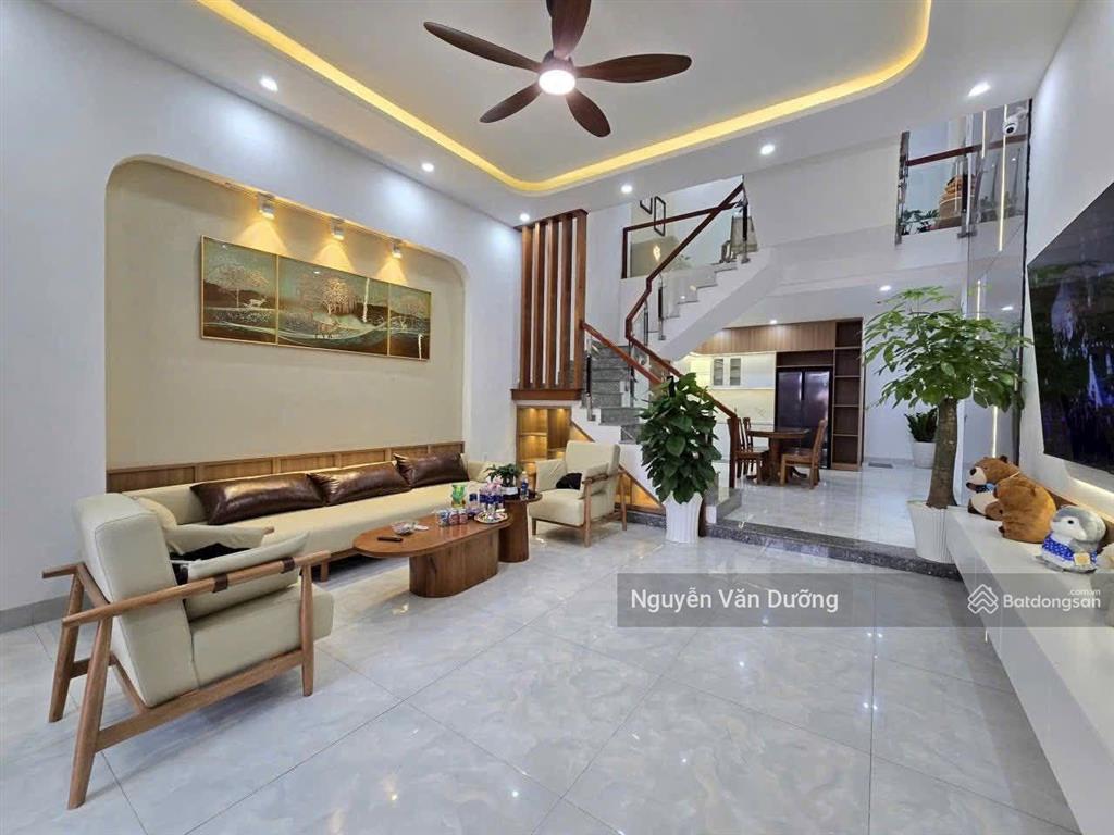 Giảm sốc! phố hào nam, nhà dân xây ở luôn, 3 gác tránh, 35m ra ô tô, 40m2 x 5t, nhỉnh 7 tỷ