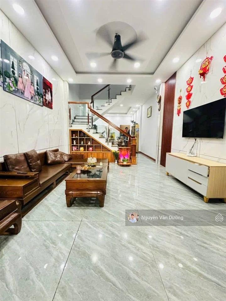 Hạ chào 1 tỷ! nhà thành công, lô góc, 30m ra ô tô, ngõ ba tránh, sân xe, không qh, dt 42m2*5t