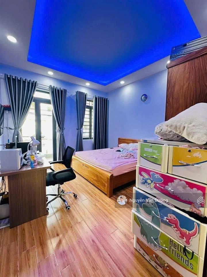 Hạ chào 1 tỷ! nhà thành công, lô góc, 30m ra ô tô, ngõ ba tránh, sân xe, không qh, dt 42m2*5t