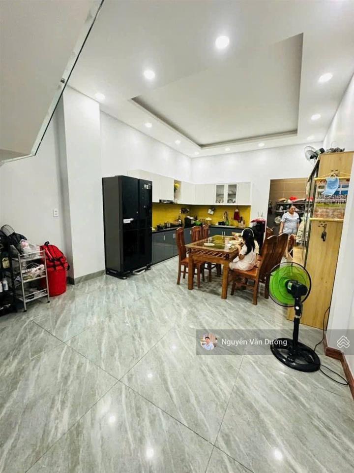 Hạ chào 1 tỷ! nhà thành công, lô góc, 30m ra ô tô, ngõ ba tránh, sân xe, không qh, dt 42m2*5t