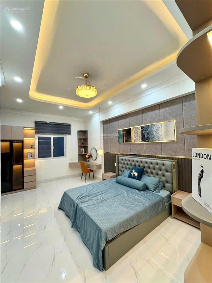 Bán gấp! nhà phố chùa láng, thoáng 2 mặt, ô tô cách 30m, ngõ thông kinh doanh, ko quy hoạch 43m2*5t