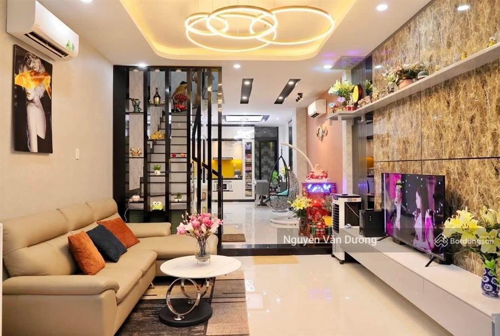 Siêu hiếm! phố nguyễn ngọc vũ, 2 thoáng ở ngay, cách ô tô 15m, sát mặt phố, sân xe riêng dt 40m2*5t