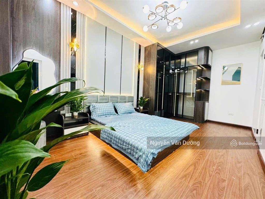 Siêu hiếm! phố nguyễn ngọc vũ, 2 thoáng ở ngay, cách ô tô 15m, sát mặt phố, sân xe riêng dt 40m2*5t