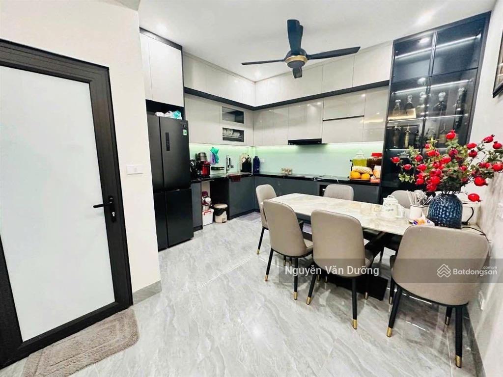 Bán nhanh lô góc nguyễn chí thanh, 40m ra phố, vf3 đỗ, ngõ thông, dân xây, không quy hoạch, 38m2*5t