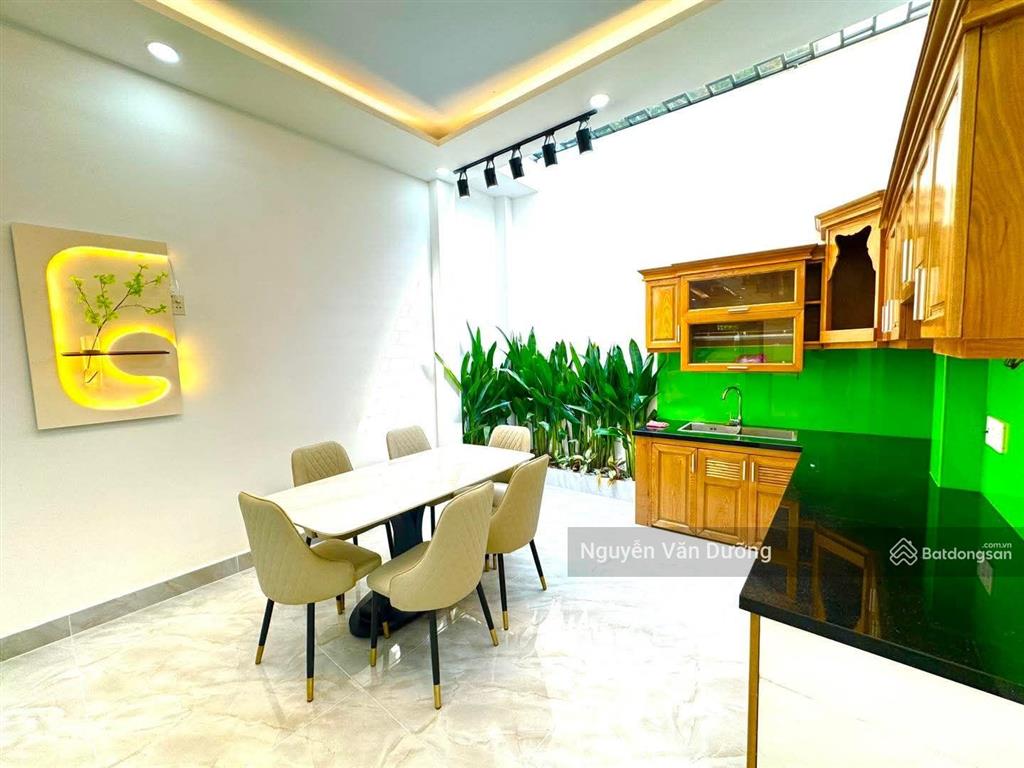 Cực hiếm nhỉnh 7 tỷ có nhà phố nguyễn chí thanh, lô góc, 40m ra phố, vf3 đỗ, dân xây, 39m2*5t