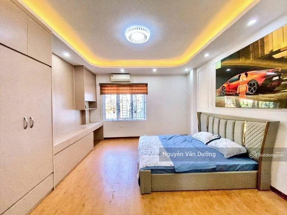 Giá sốc! mặt ngõ thái thịnh, ngõ 3 gác nông, gần ô tô, sân xe riêng, sổ vuông, dân xây, 42m2 * 5t