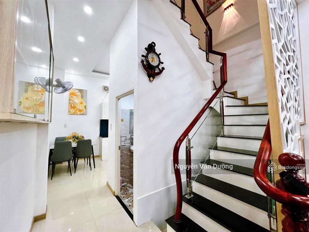 Chốt gấp! lô góc phố đặng tiến đông, ngõ thông gần phố, ôtô cách 25m, sân xe riêng, nở hậu, 40m2*5t