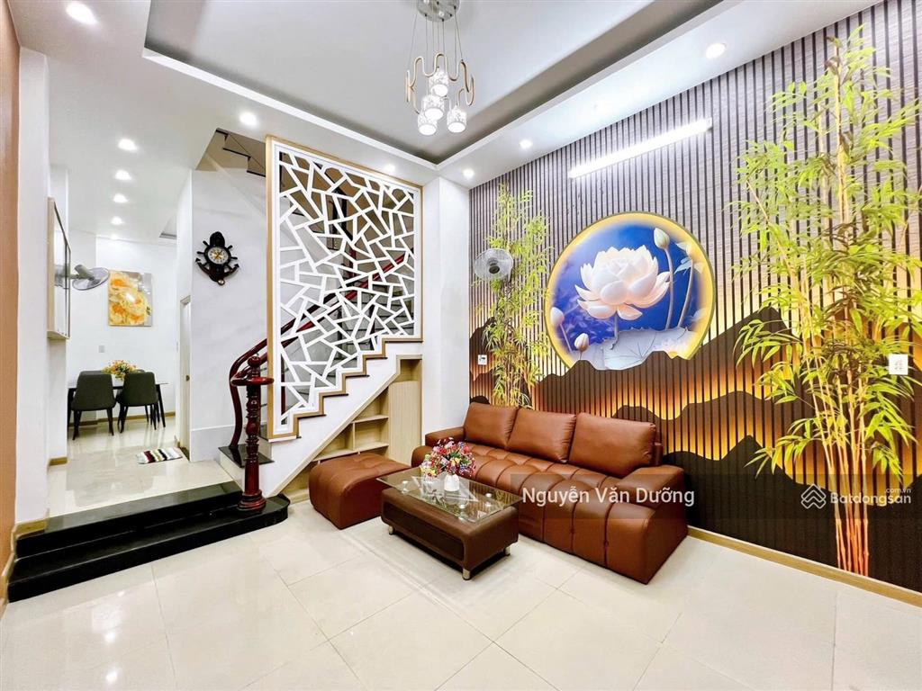 Chốt gấp! lô góc phố đặng tiến đông, ngõ thông gần phố, ôtô cách 25m, sân xe riêng, nở hậu, 40m2*5t