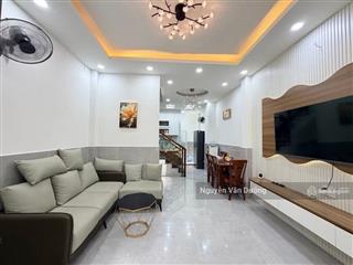 Quá rẻ chốt nhanh! lô góc phố ngọc khánh, gần phố, ngõ 3 gác nông, 20m ra ô tô, sân xe, 39m2*5t