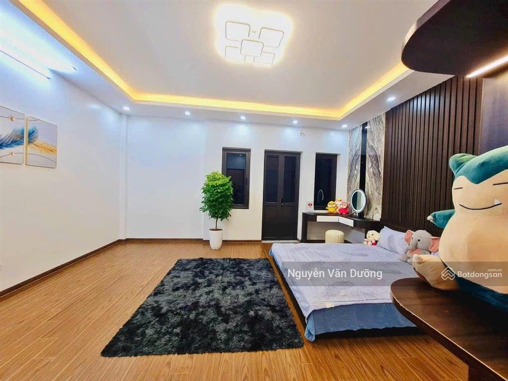 Bán nhà phố hào nam  an trạch, ngõ thông thoáng, 35m ô tô tránh, gần hoàng cầu, sân xe, 37m2*5t