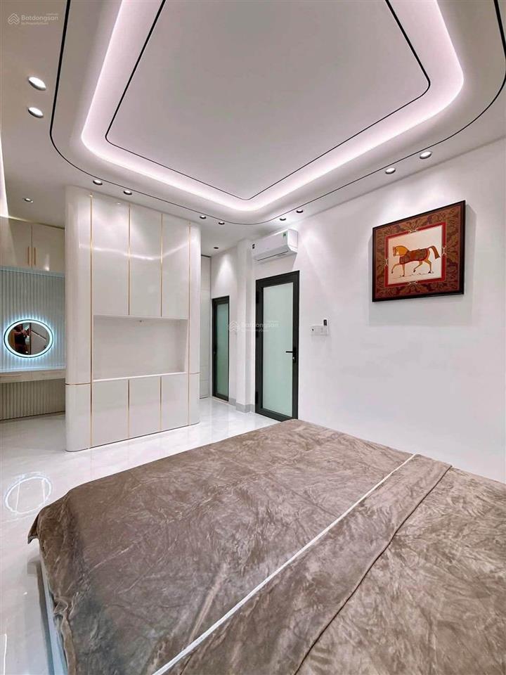 Siêu phẩm lê văn lương, nhà mới ở ngay, sát mặt phố, ô tô cách 20m, ko quy hoạch, 39m2 *5t