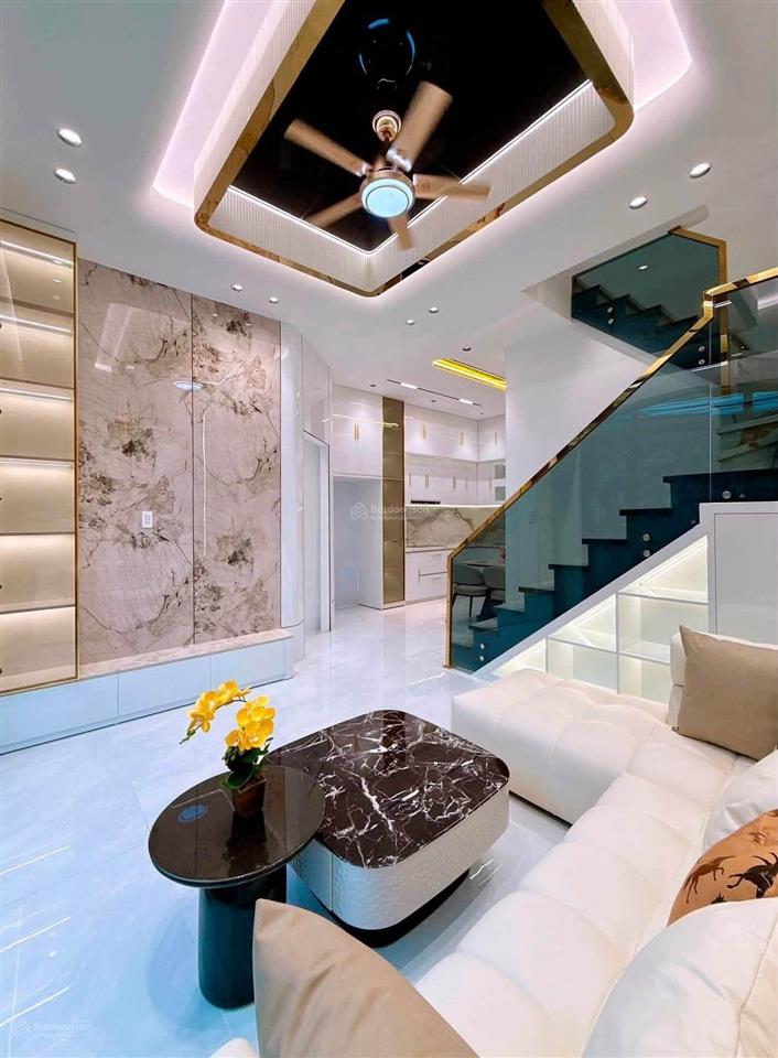 Siêu phẩm lê văn lương, nhà mới ở ngay, sát mặt phố, ô tô cách 20m, ko quy hoạch, 39m2 *5t